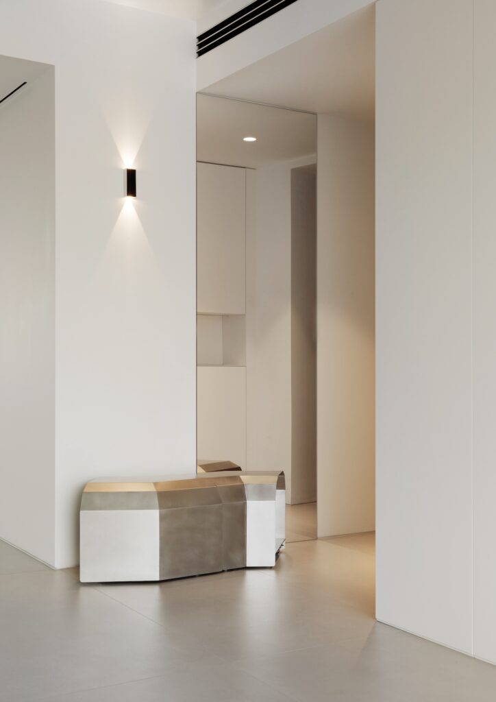 A 270-square-meter flat apartment in Beijing