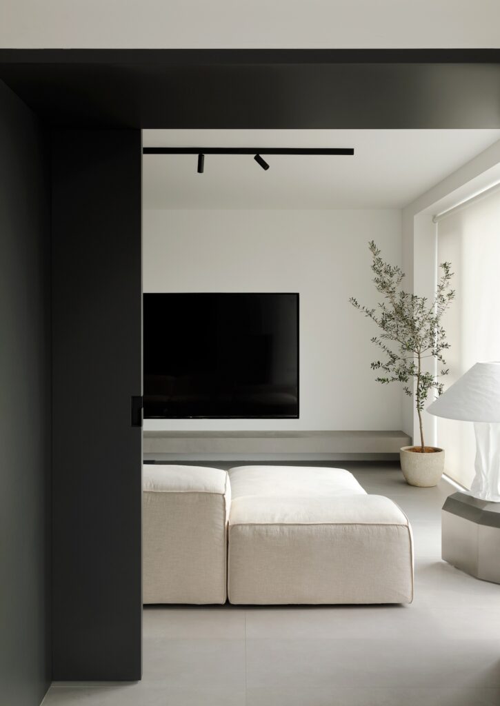 A 270-square-meter flat apartment in Beijing