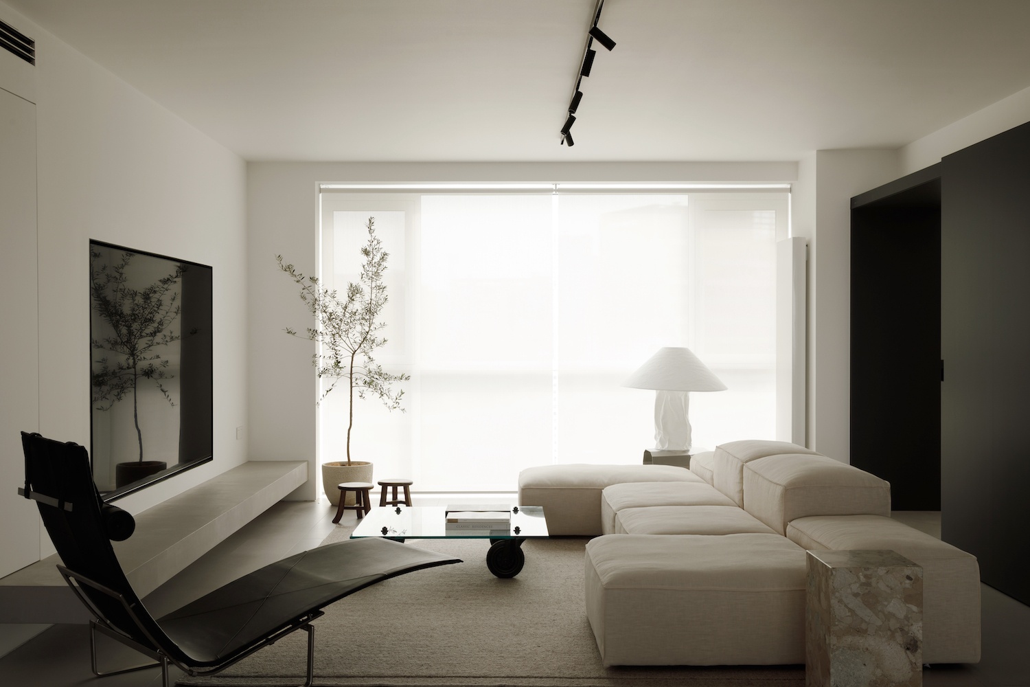 A 270-square-meter flat apartment in Beijing