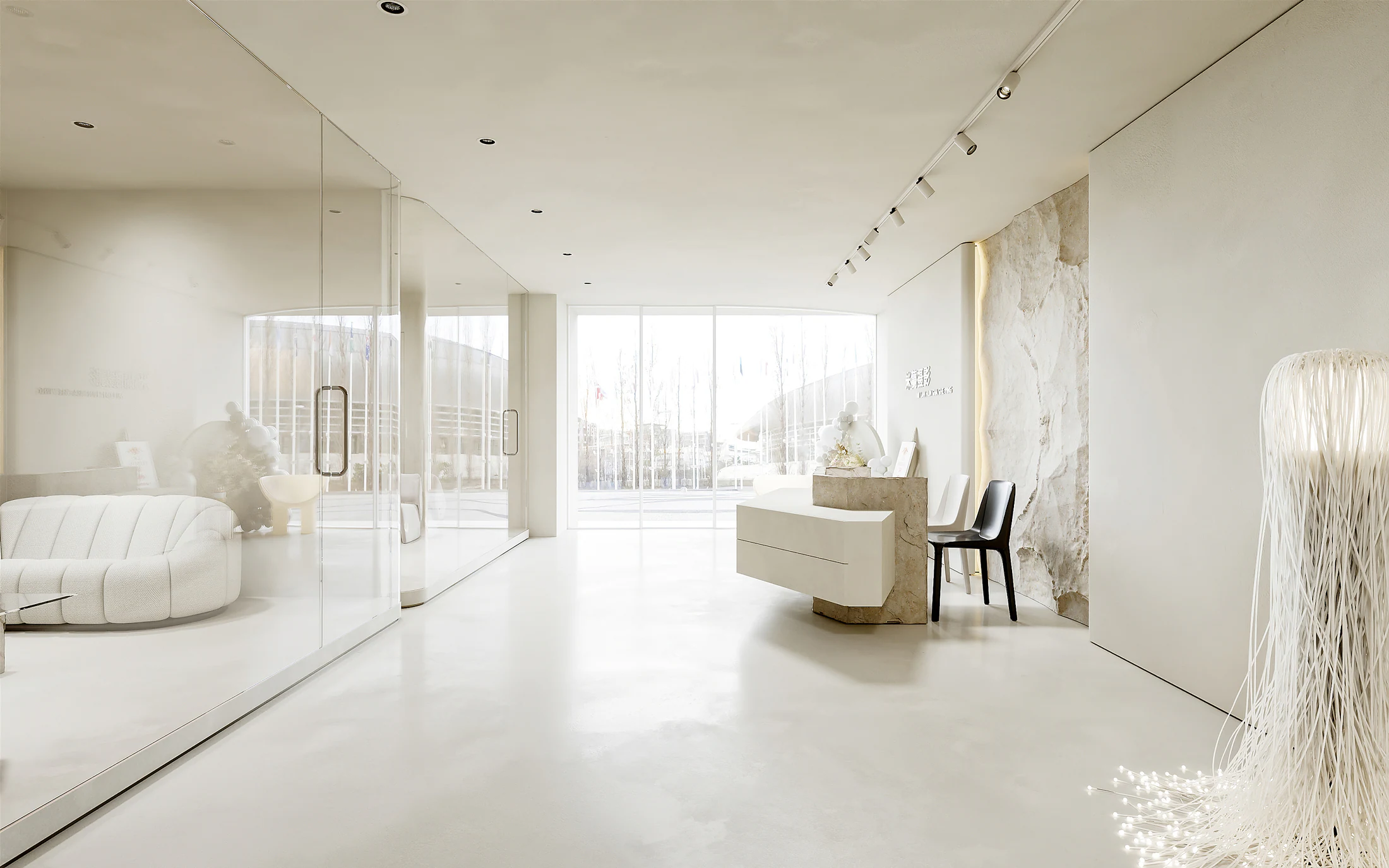 HOMESEE Friend Bridal Boutique Commercial Interior Design commercial interior case image 02