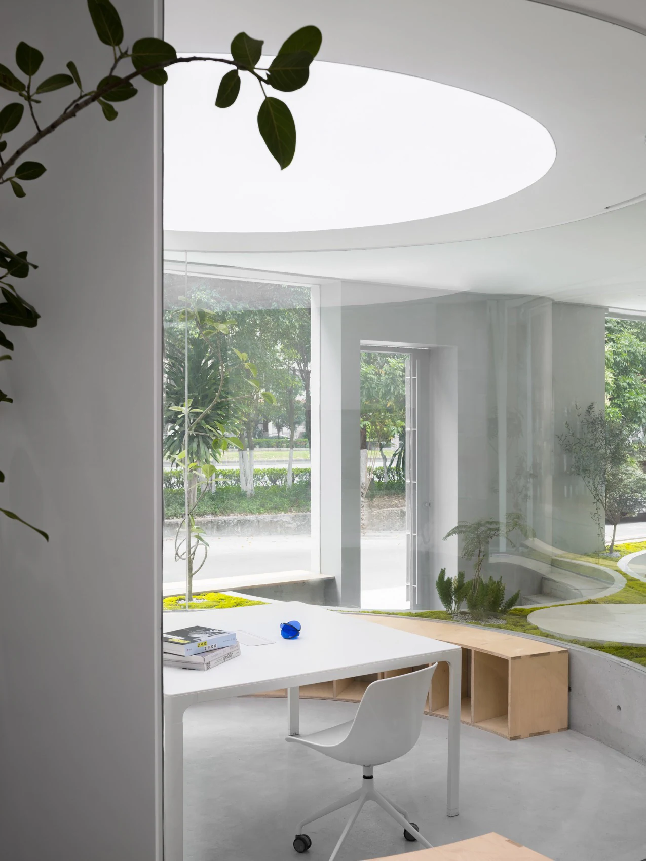 HOMESEE Office U Interior Design office interior case image 08
