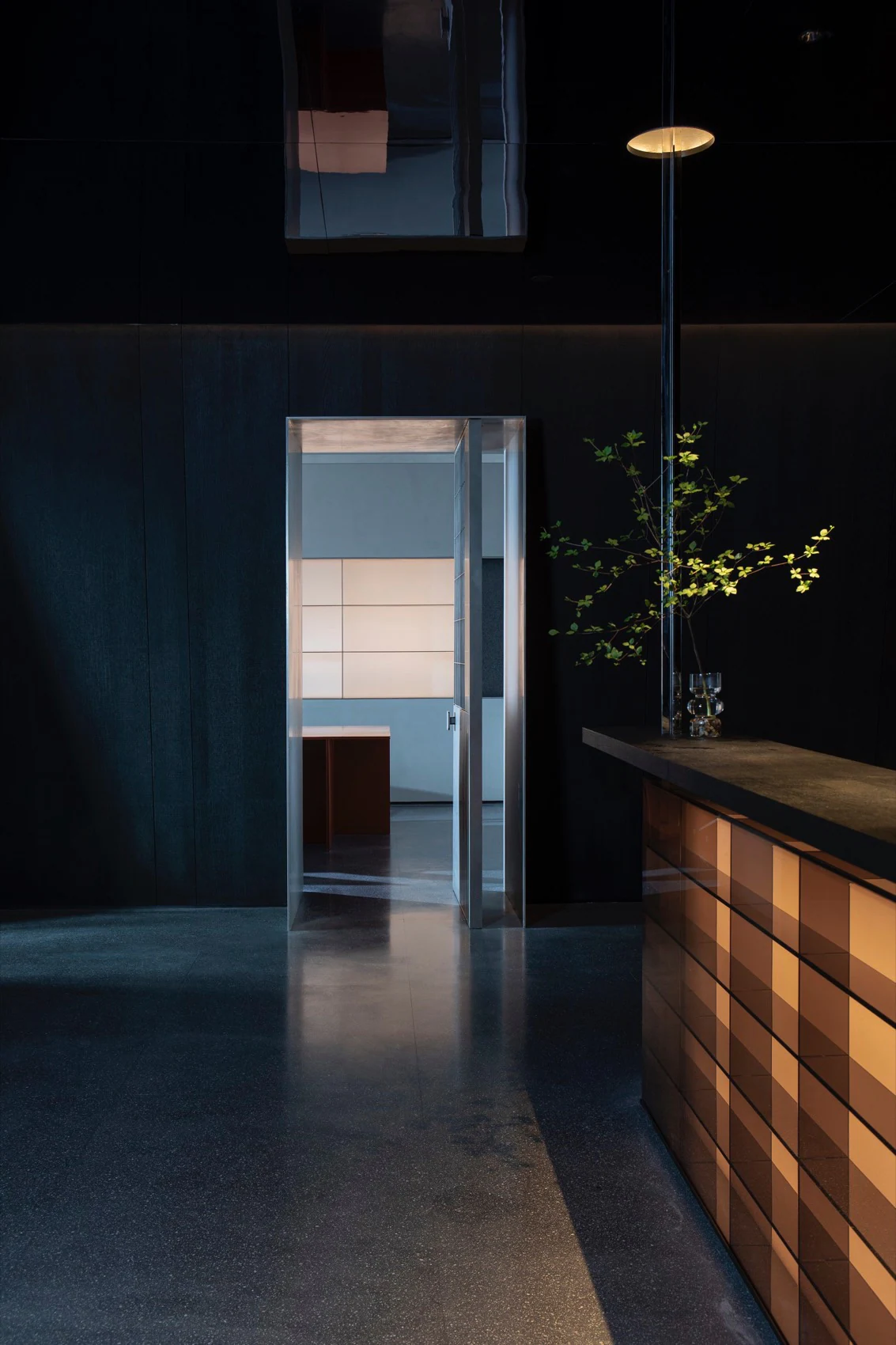 HOMESEE Office Workspace Interior Design office interior case image 09