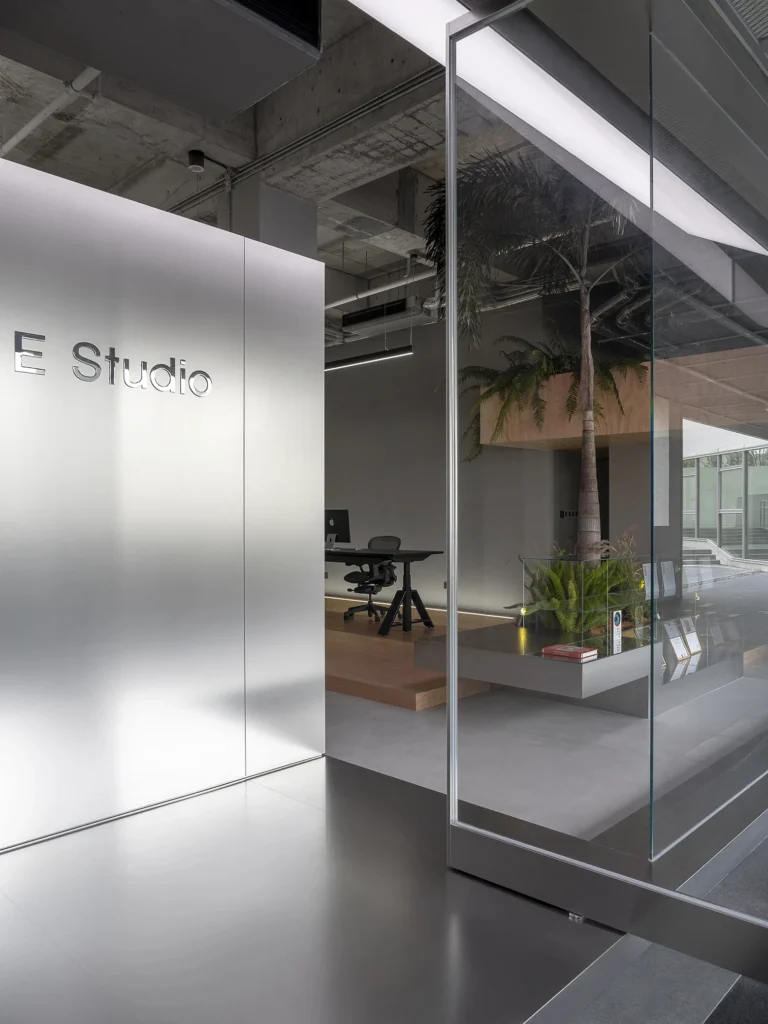 HOMESEE Office Workspace Interior Design