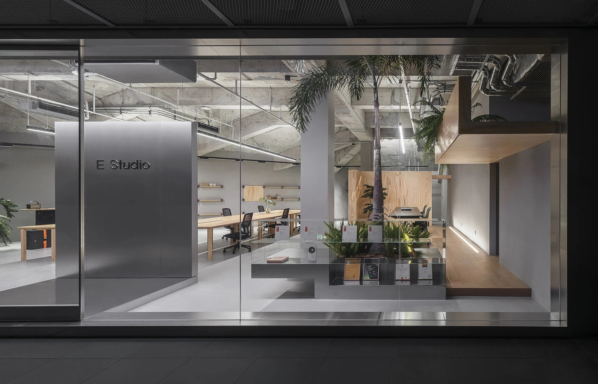 HOMESEE Office Workspace Interior Design office interior case image 03