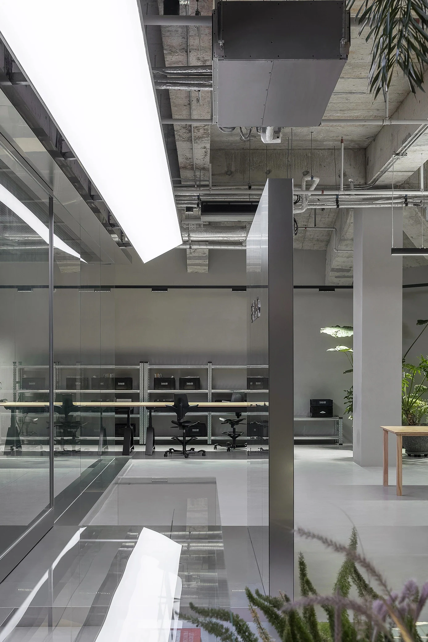 HOMESEE Office Workspace Interior Design office interior case image 04