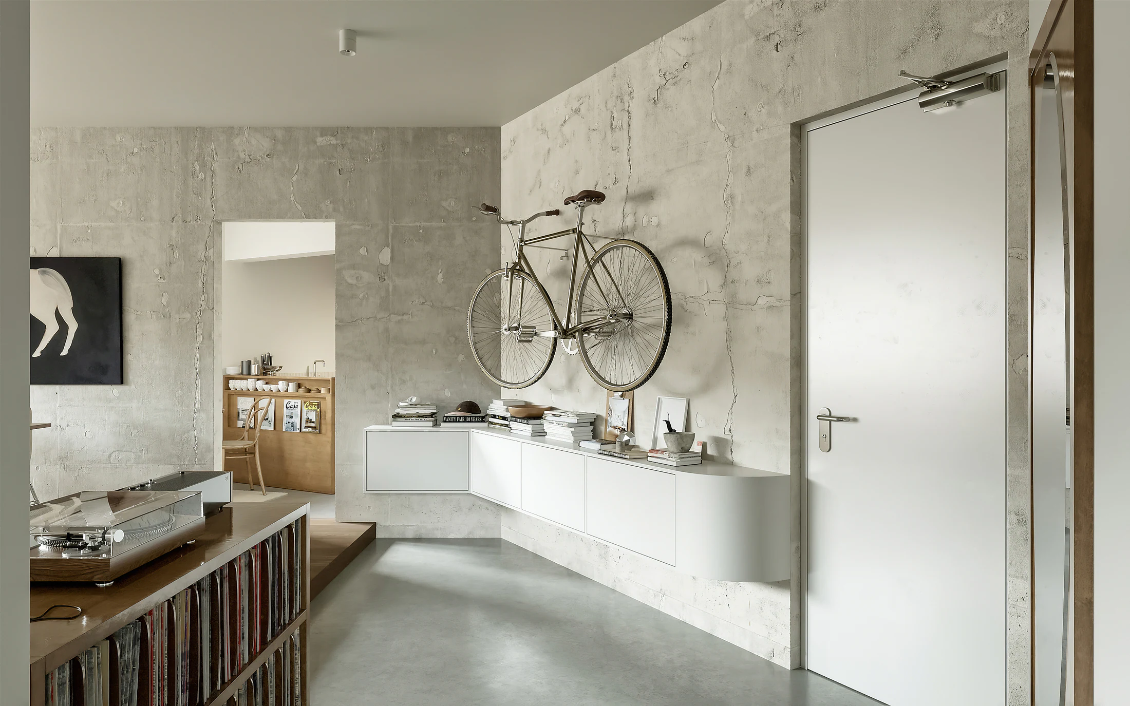 HOMESEE Mid-Century Office and Living Workspace Interior Design office interior case image 07