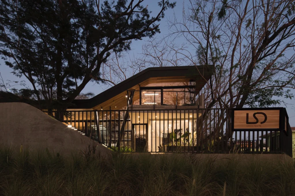 HOMESEE Costa Rica LSD Headquarters Interior Design office interior case image 02