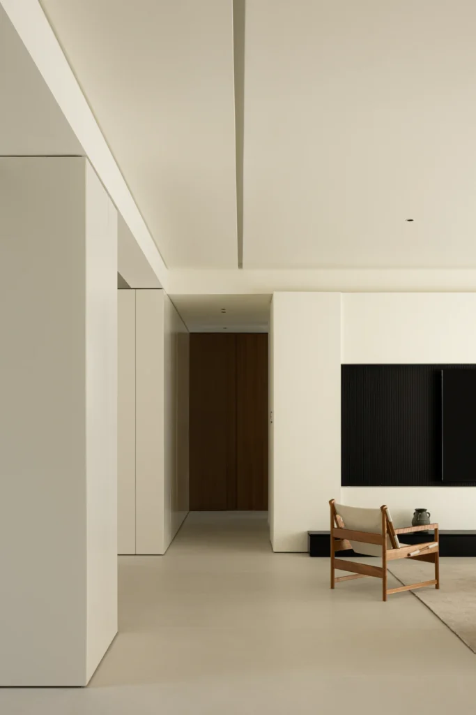 HOMESEE Taizhou Cream and Wood Large Apartment Interior Design Cream Interior Design case image 09