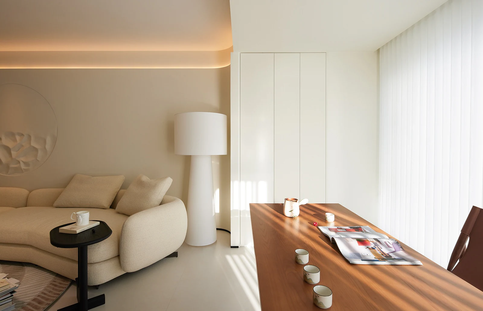HOMESEE Ruchu Cream Residence Interior Design Cream Interior Design case image 07