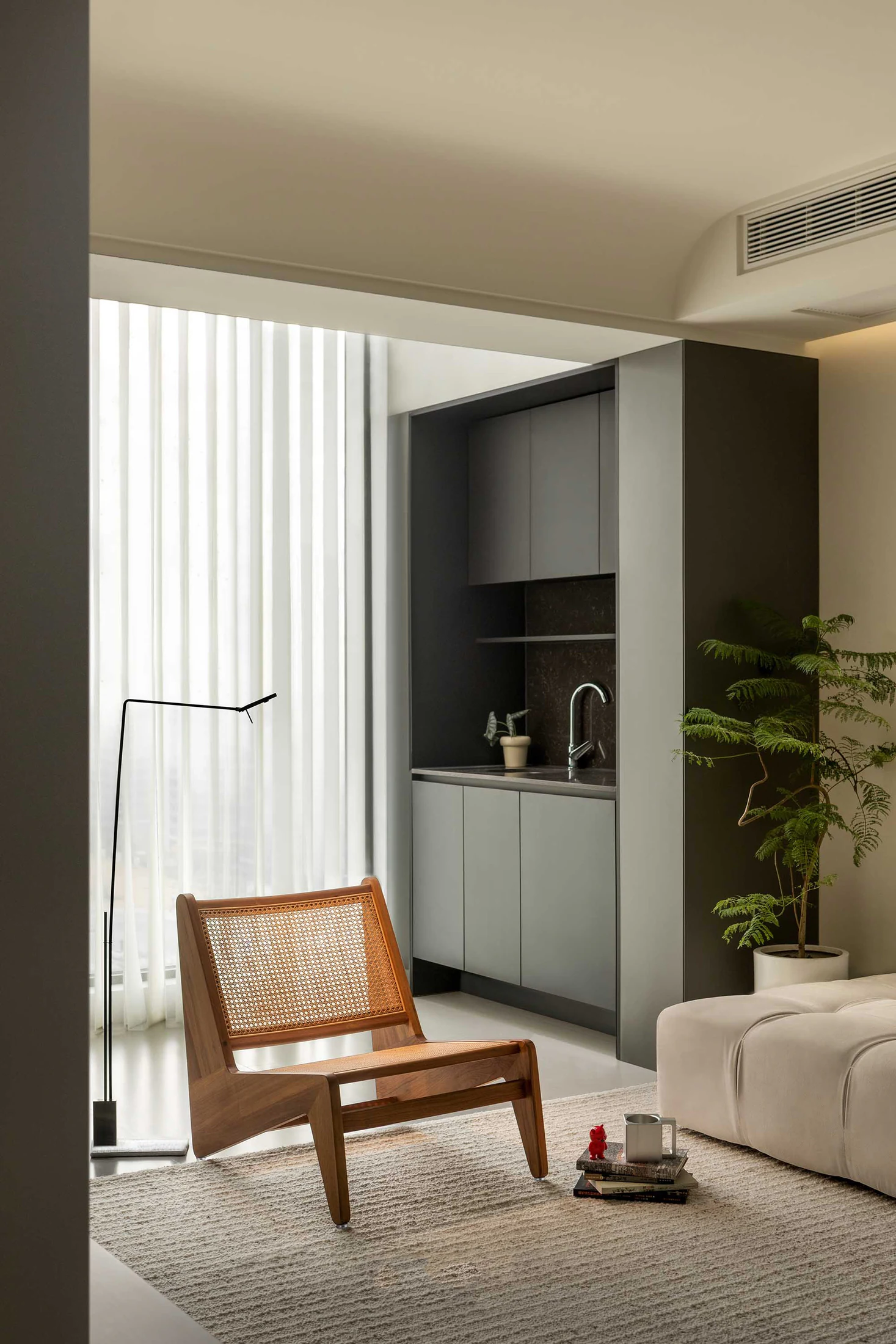 HOMESEE Warm Light Cream Residence Interior Design Cream Interior Design case image 02