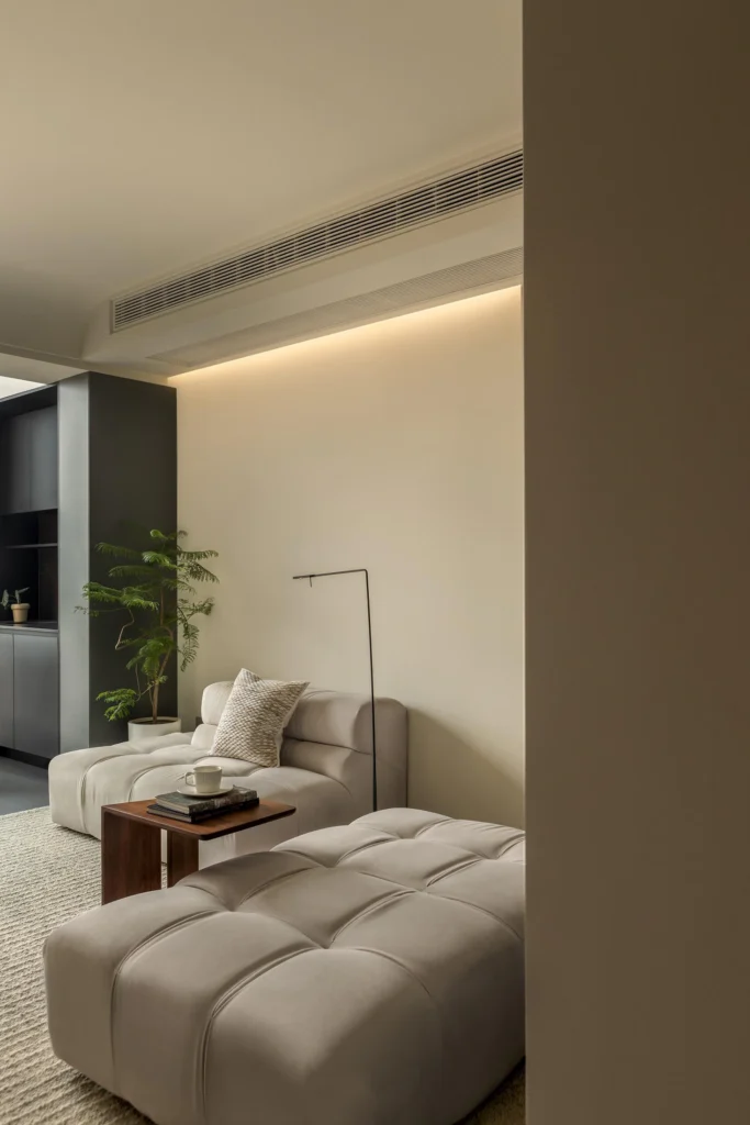 HOMESEE Warm Light Cream Residence Interior Design Cream Interior Design case image 03