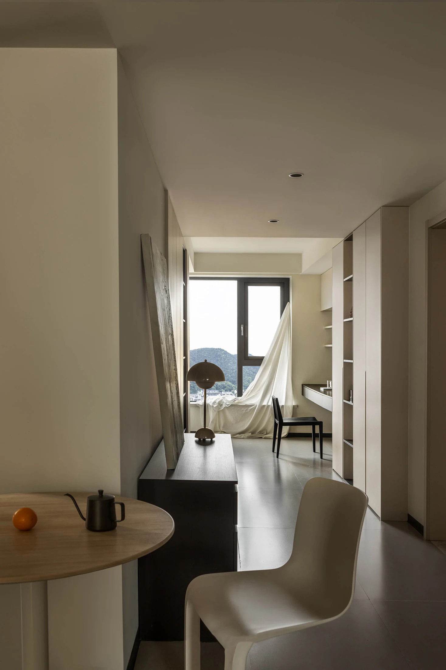 HOMESEE Warm Light Cream Residence Interior Design Cream Interior Design case image 08