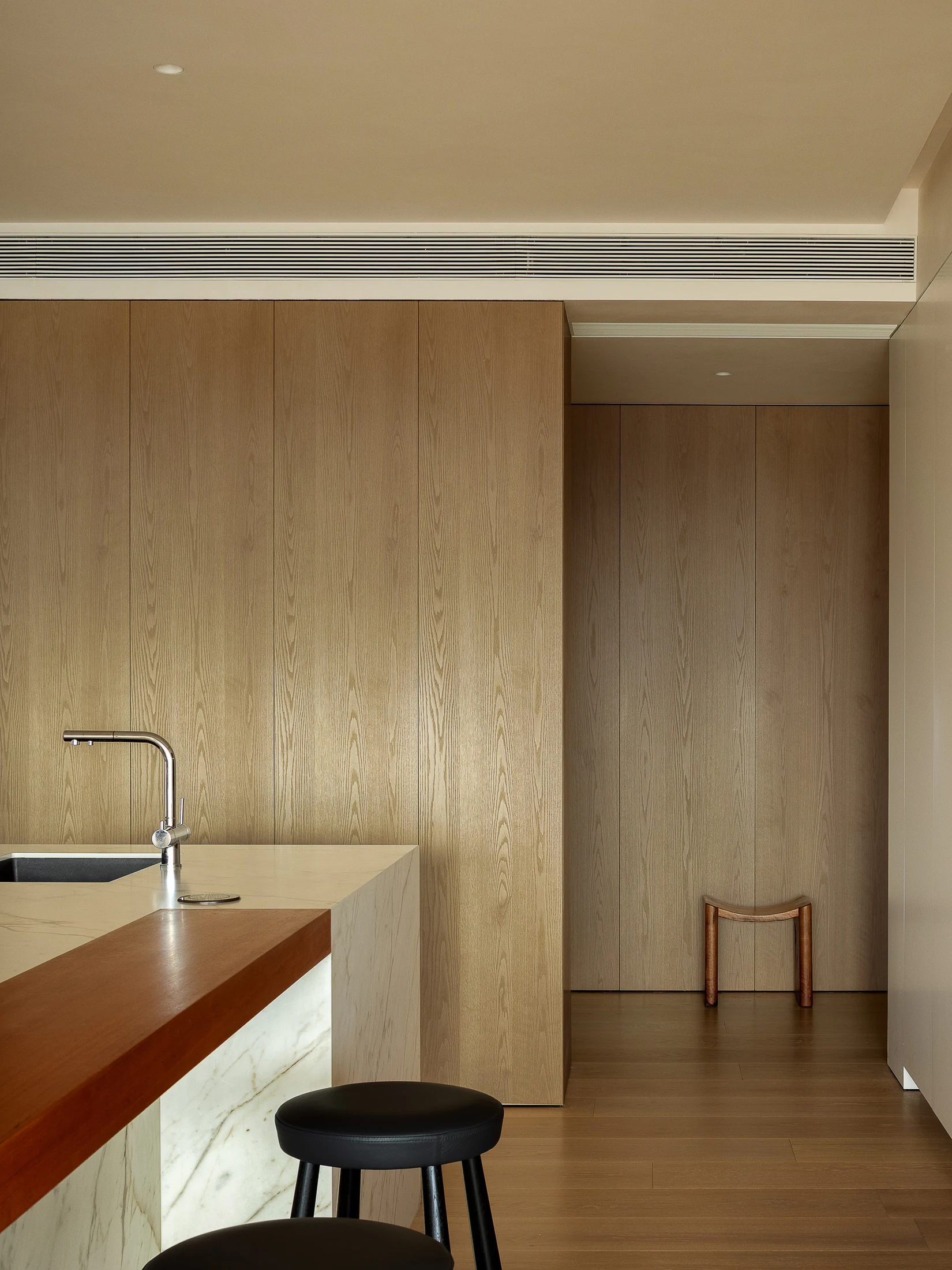 HOMESEE Sunward Natural Wood Residence Interior Design Natural Wood Interior Design case image 08