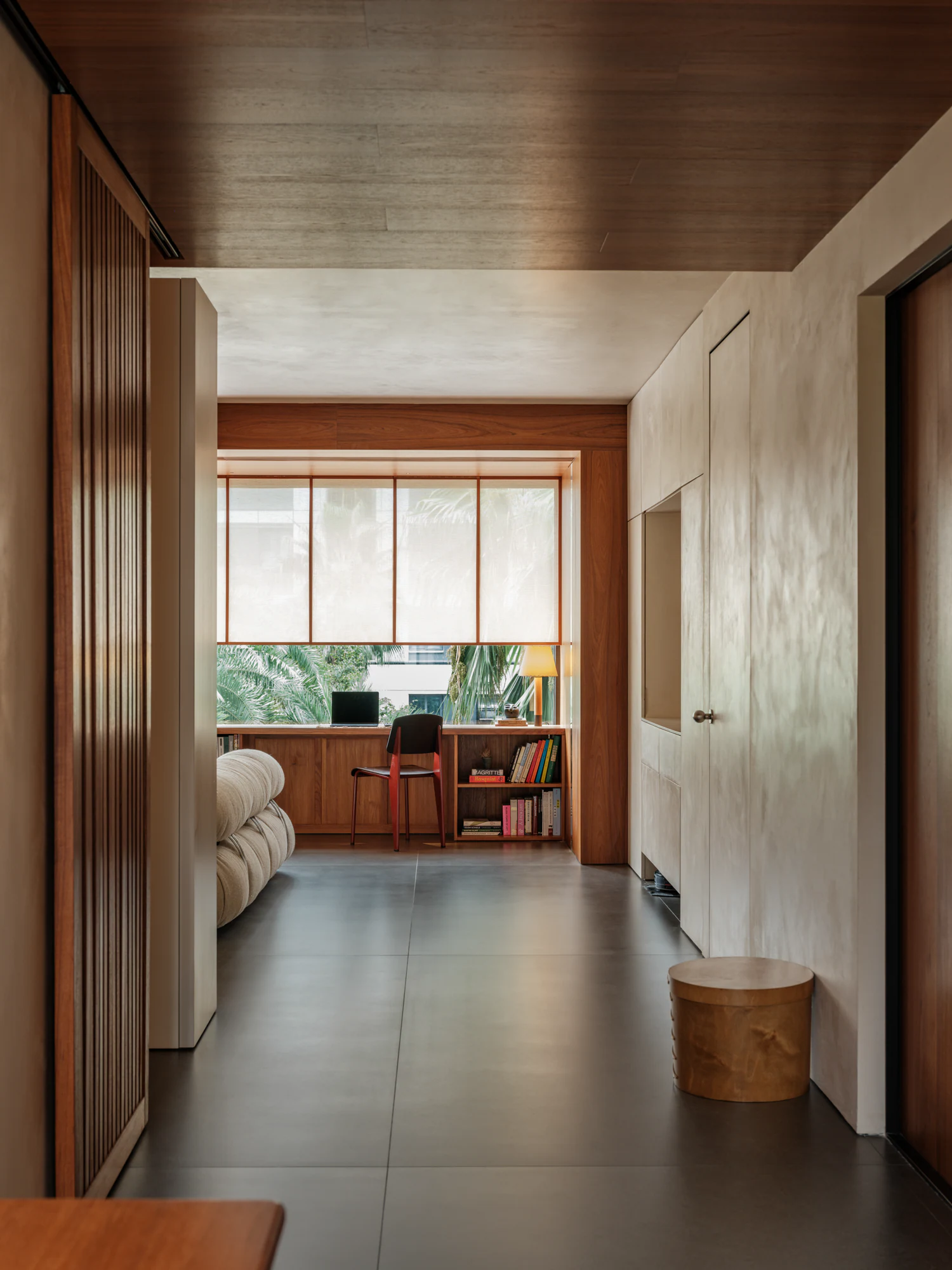 HOMESEE Urban Retreat Mid-Century Modern Residence Interior Design Mid-Century Modern Interior Design case image 07