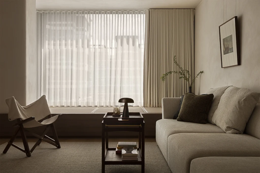 HOMESEE Power of Silence Mid-Century Modern Residence Mid-Century Modern Interior Design case image 03