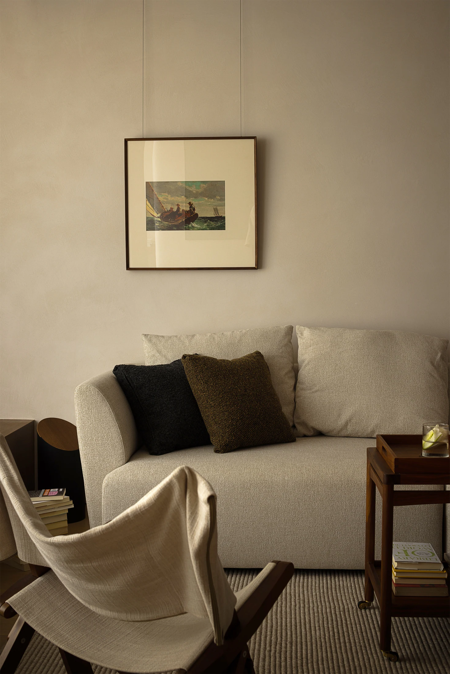 HOMESEE Power of Silence Mid-Century Modern Residence Mid-Century Modern Interior Design case image 04