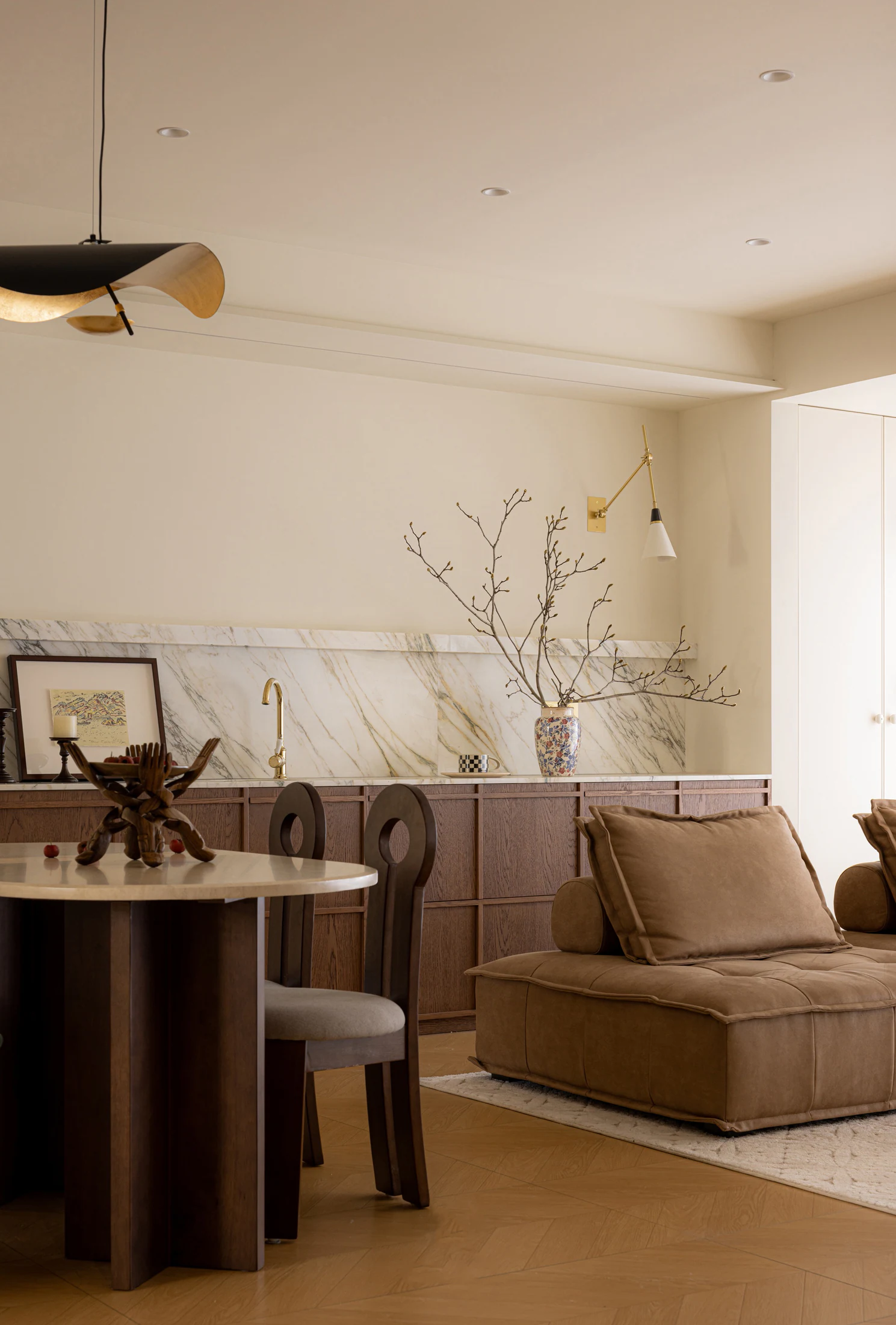 HOMESEE Slow Living Mid-Century Modern Residence Interior Design Mid-Century Modern Interior Design case image 06