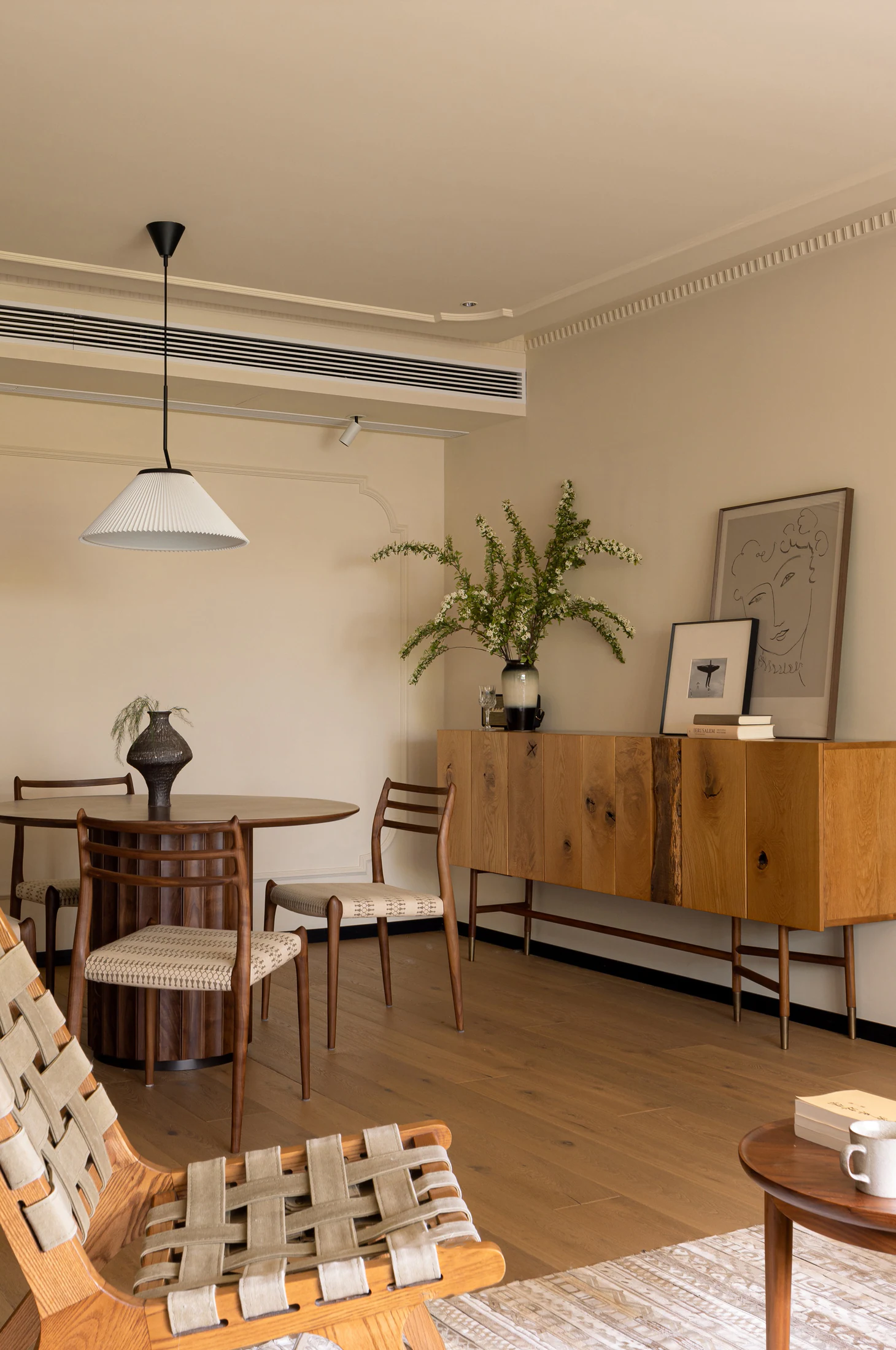 HOMESEE Nanyang Holiday Mid-Century Modern Residence Mid-Century Modern Interior Design case image 03
