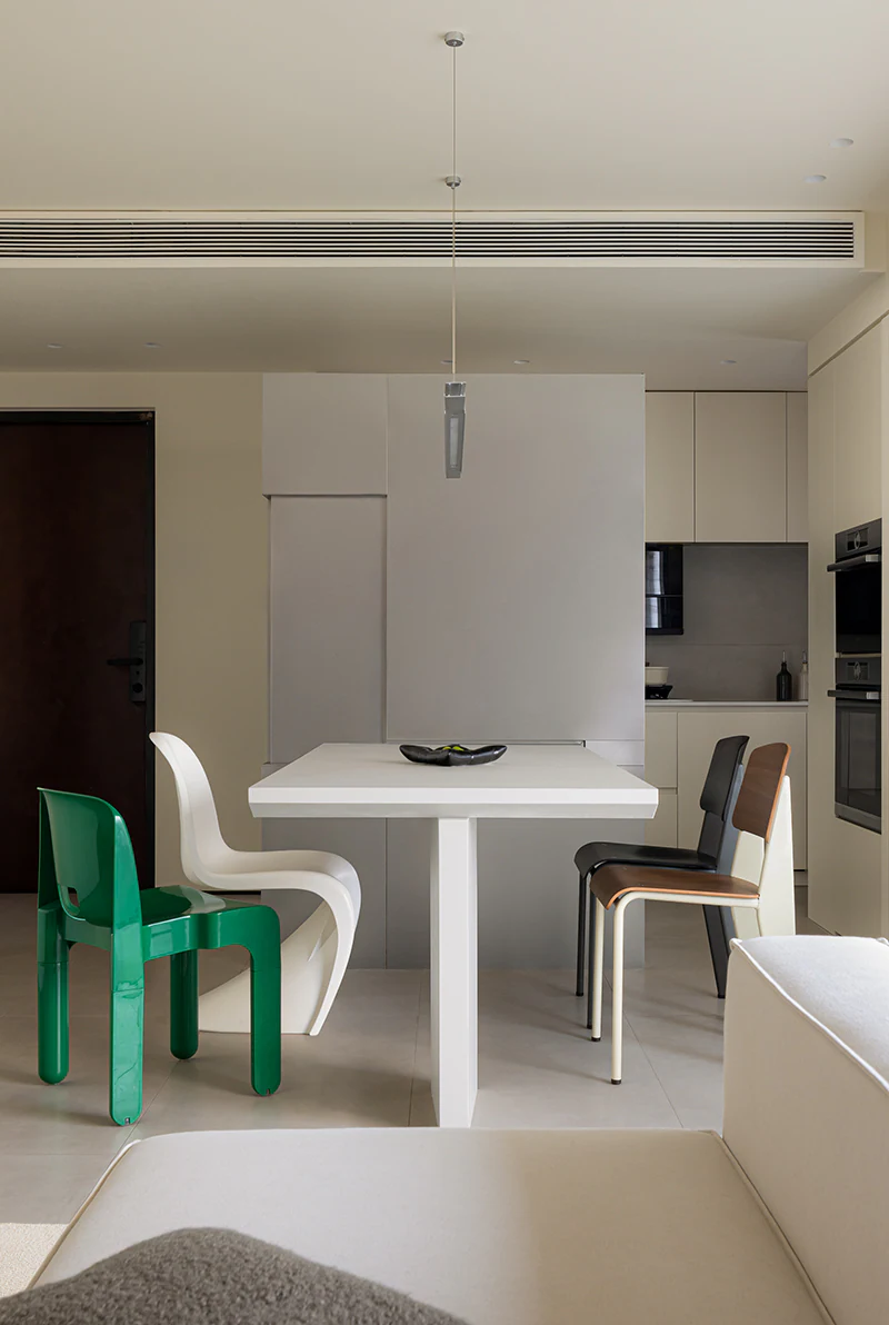 HOMESEE River View Wood Small Apartment Interior Design Small Apartment Interior Design case image 07