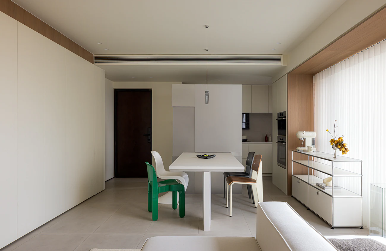 HOMESEE River View Wood Small Apartment Interior Design Small Apartment Interior Design case image 10