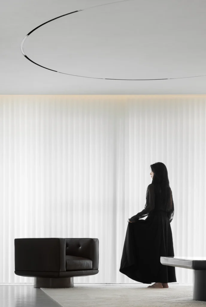 HOMESEE Shenzhen 280 sqm Low-Saturation Minimalist Residence