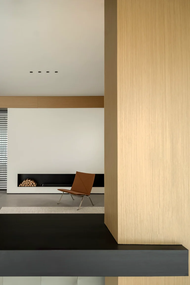 HOMESEE Shuangyu Modern Minimalist Residence