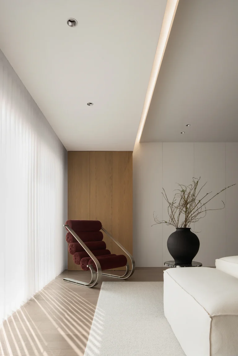 HOMESEE Free-Flow Modern Minimalist Residence