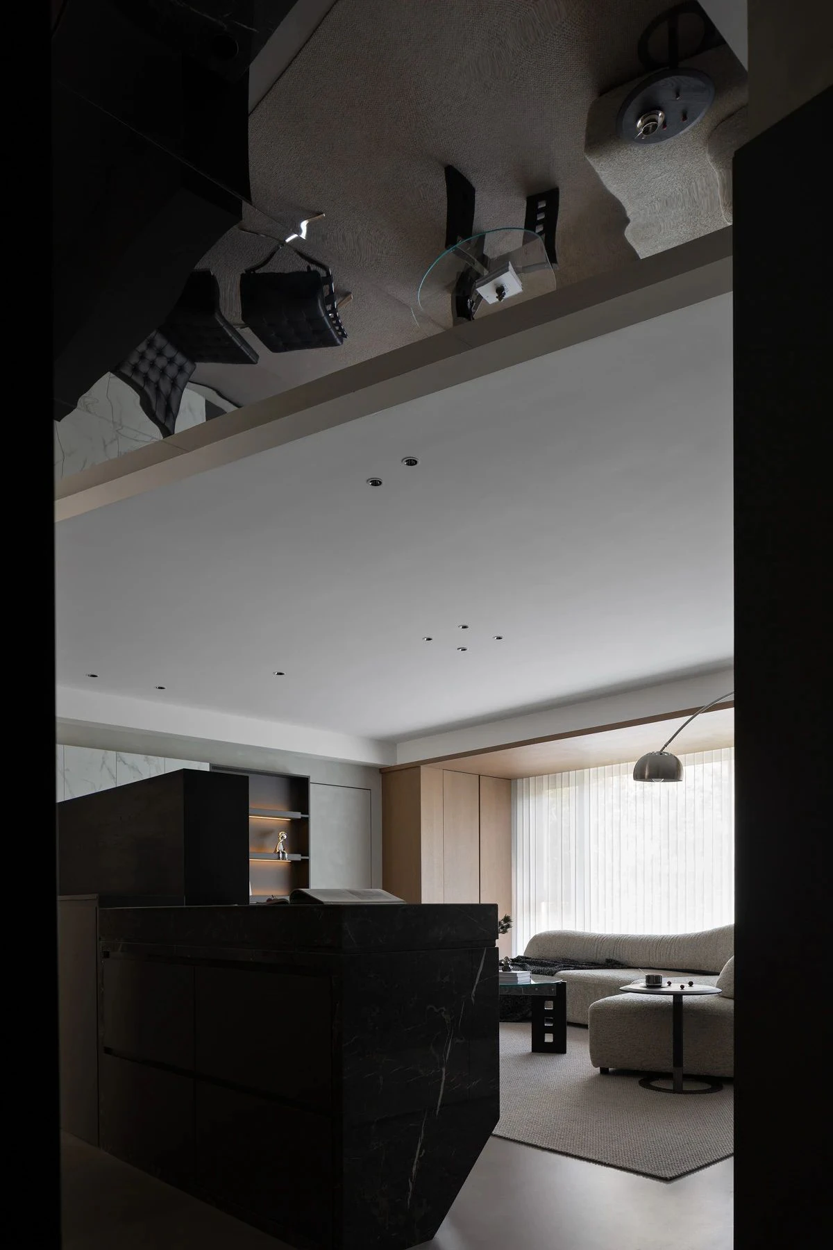 HOMESEE Black and White Modern Simple Residence interior design case image 04