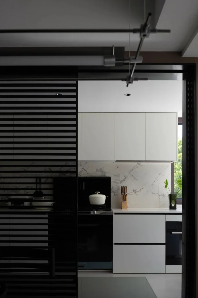 HOMESEE Black and White Modern Simple Residence interior design case image 10