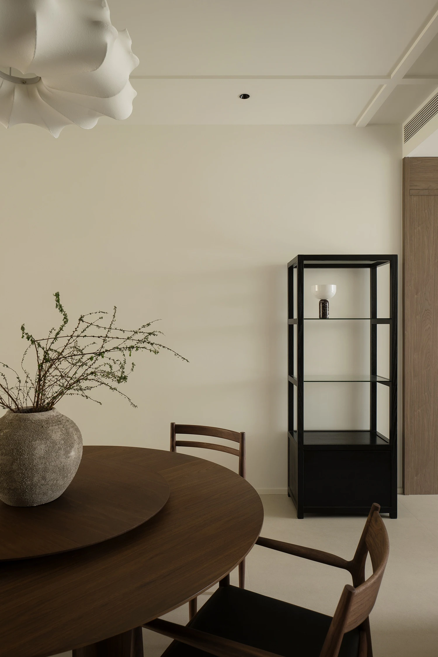 HOMESEE Mid-Hill Modern Simple Residence interior design case image 10