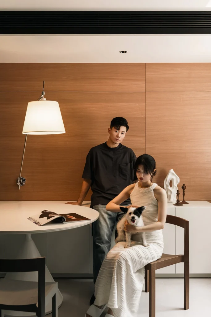 HOMESEE Urban Retreat Modern Simple Residence