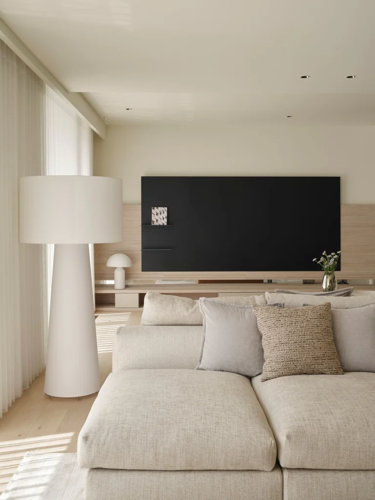 HOMESEE Gentle Living Modern Simple Residence