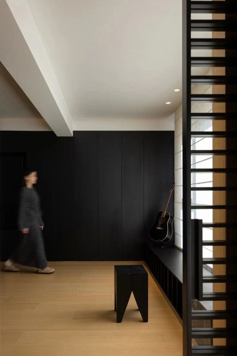 HOMESEE Light and Free Modern Simple Residence