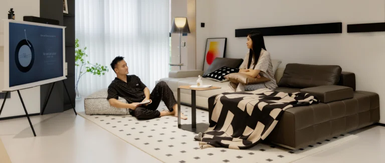 HOMESEE Black and White Lightyear Modern Simple Residence