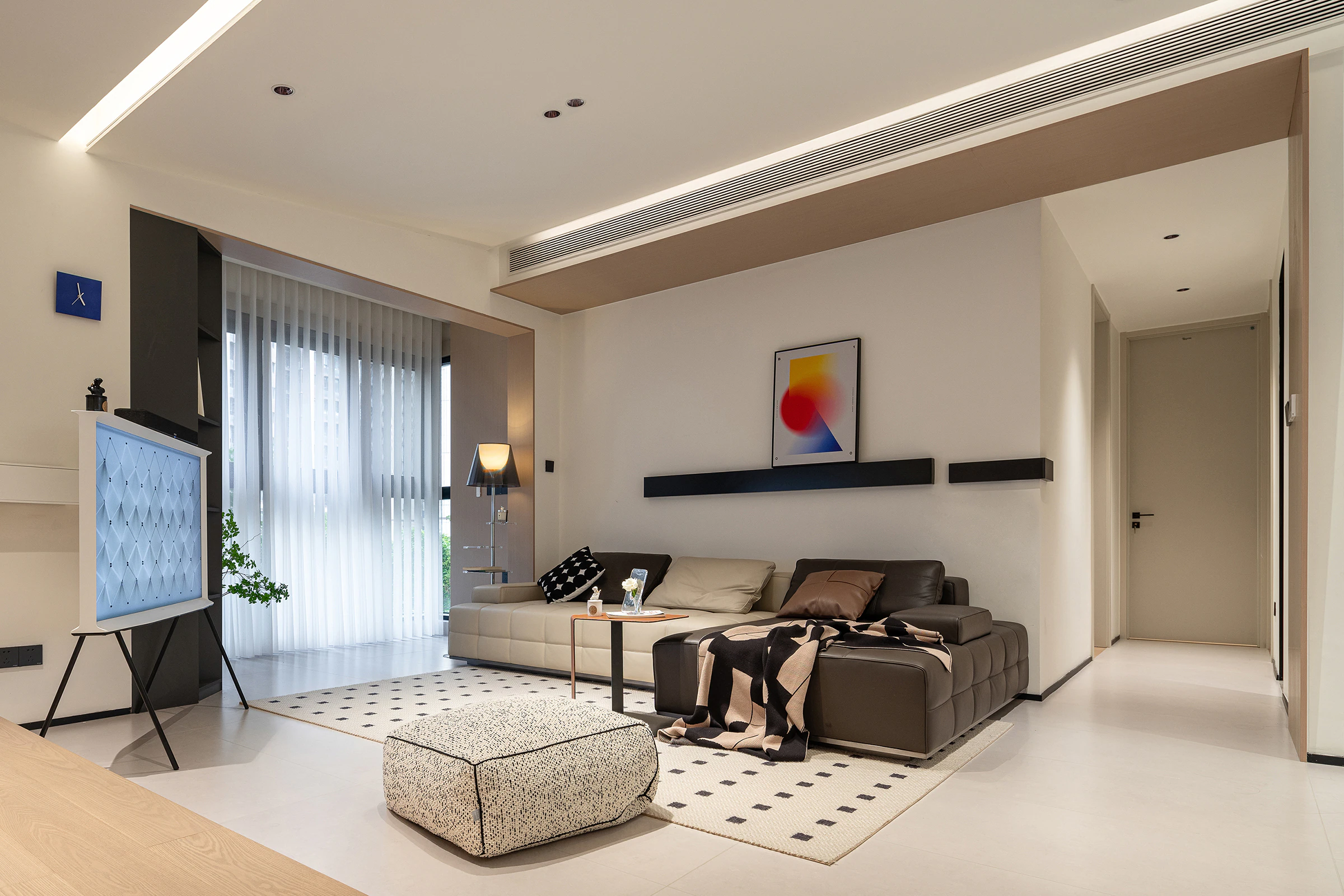 HOMESEE Black and White Lightyear Modern Simple Residence interior design case image 03