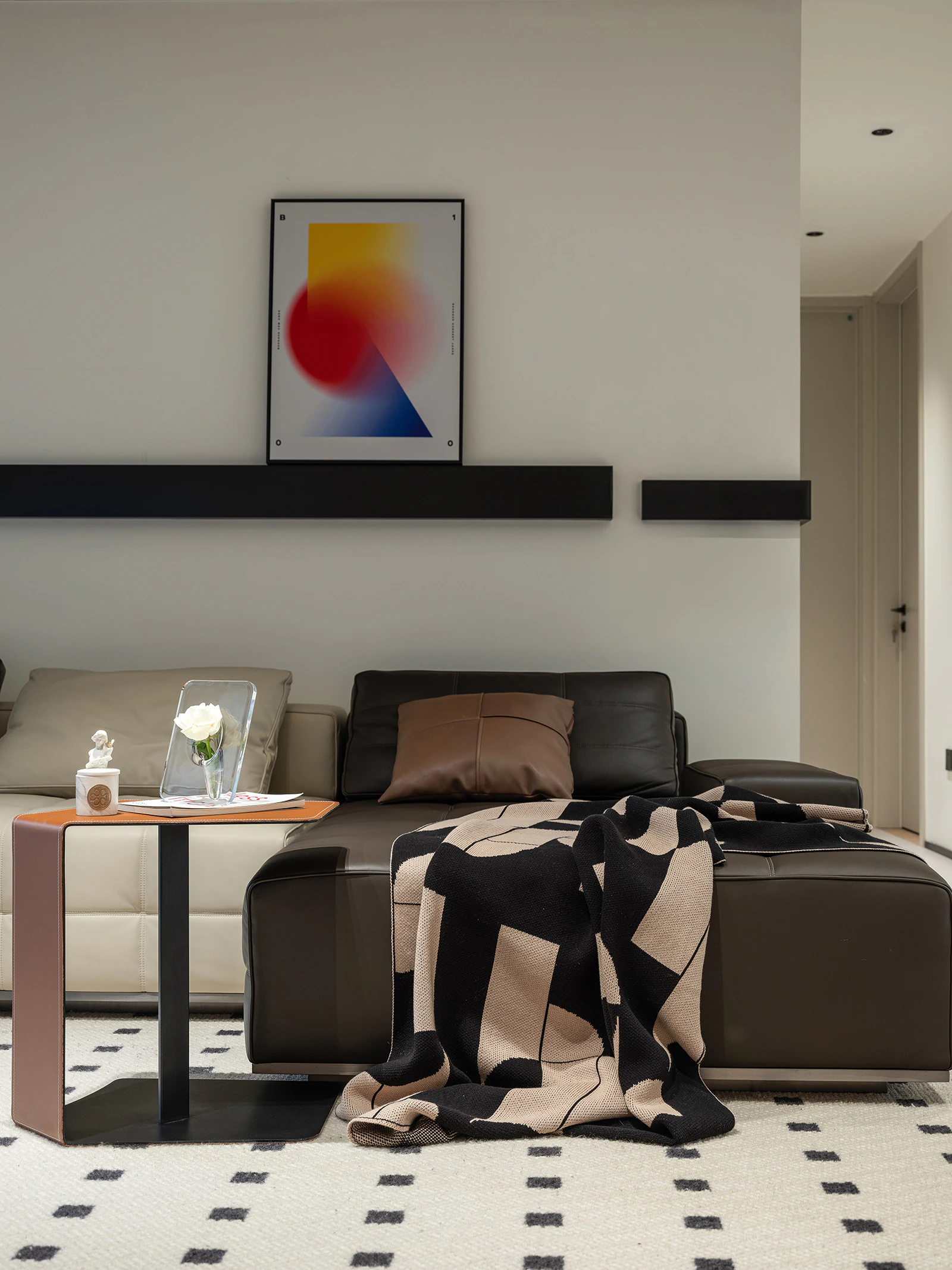HOMESEE Black and White Lightyear Modern Simple Residence interior design case image 04
